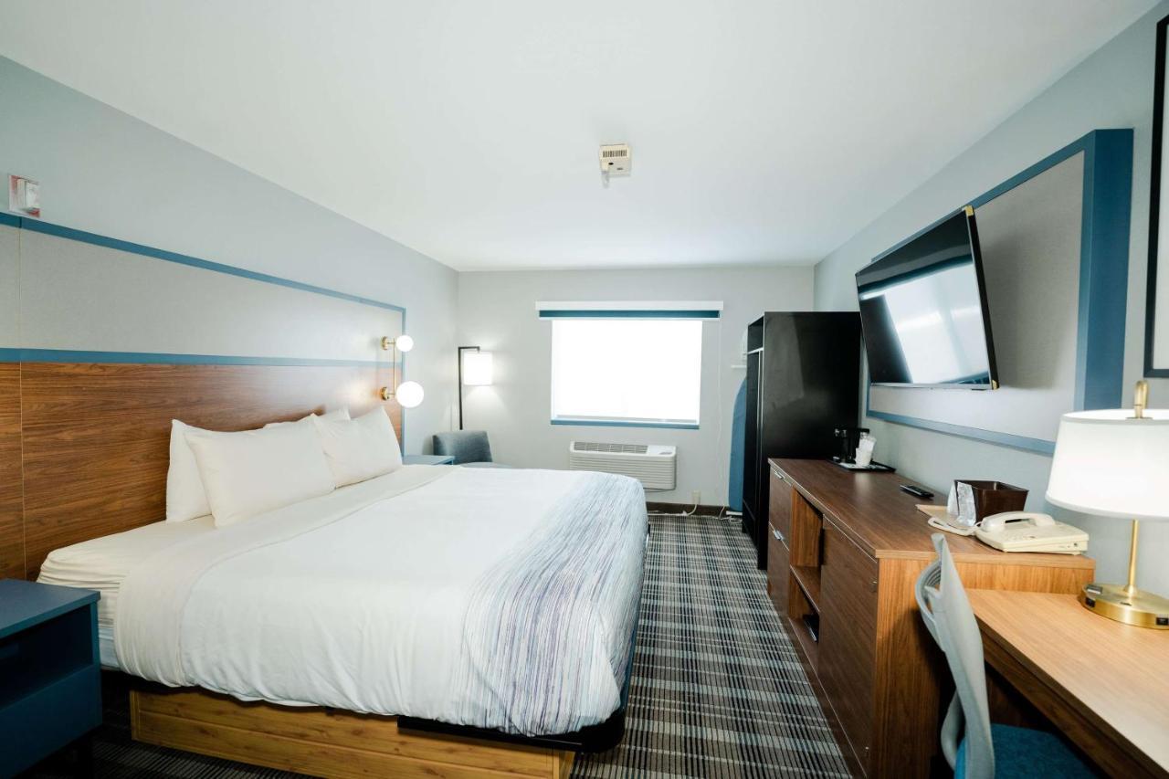 Americinn By Wyndham Tomahawk Экстерьер фото