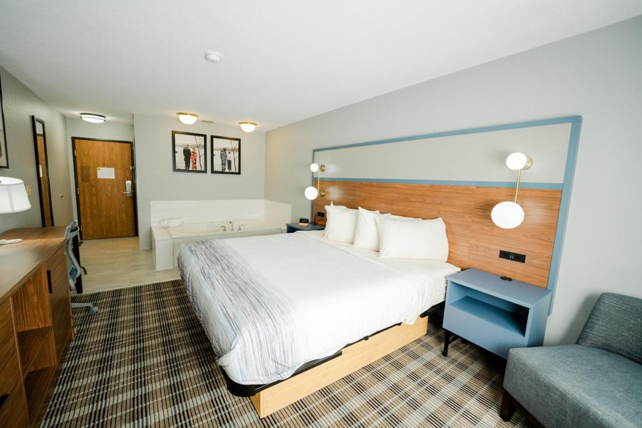 Americinn By Wyndham Tomahawk Экстерьер фото