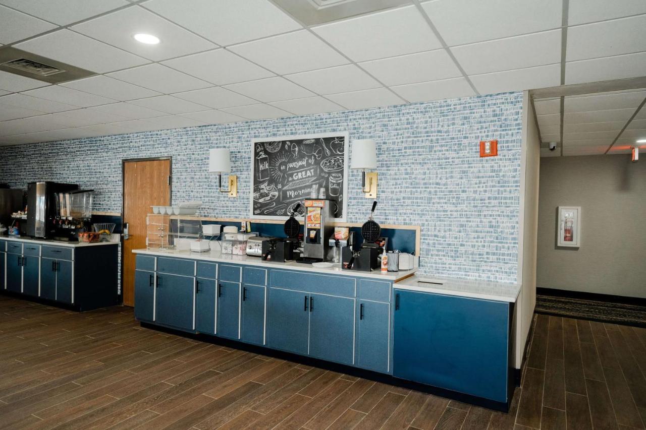 Americinn By Wyndham Tomahawk Экстерьер фото